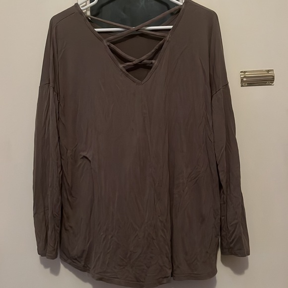 Long sleeve cross back shirt - Picture 2 of 4